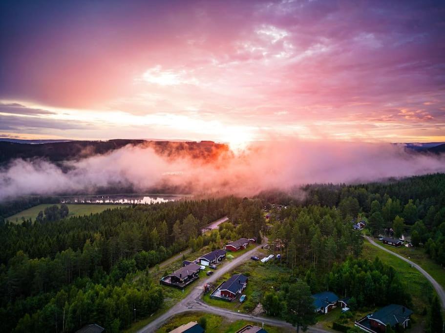 Langroesta; Ruime Blokhut Grenzend Aan Bos Hagfors